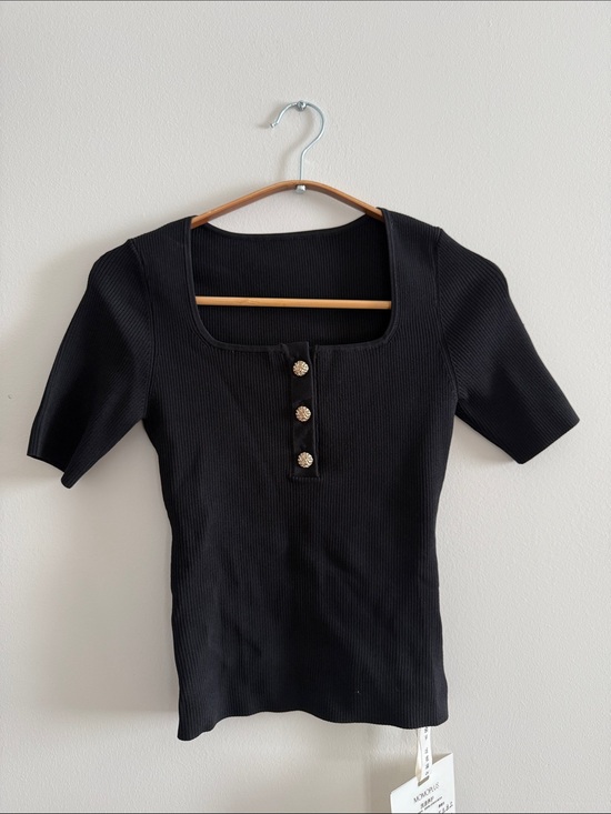 Tops - Black Ribbed Square-Neck Short Sleeve Top with Decorative Buttons